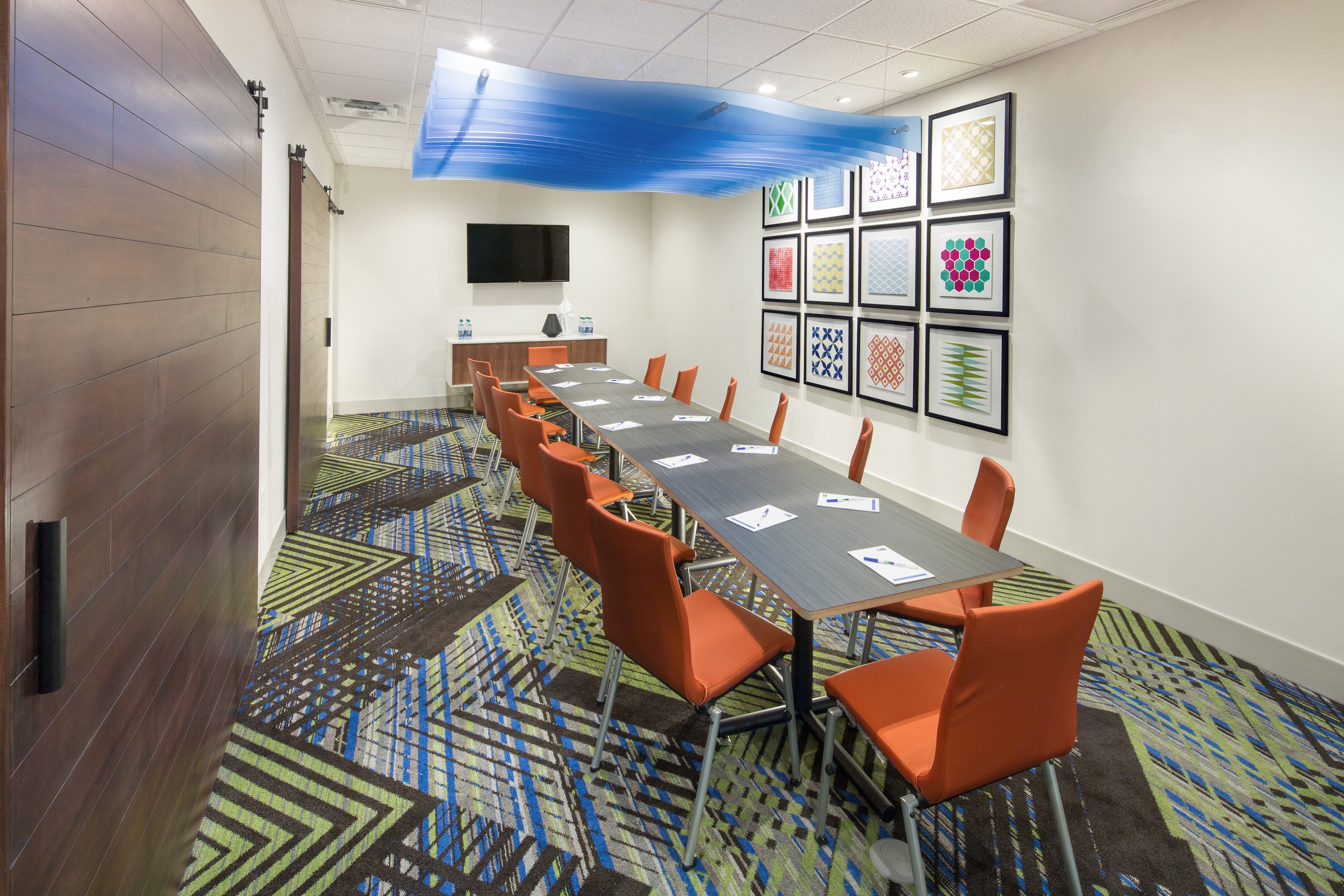 holiday inn exp and sts indianapolis nw zionsville