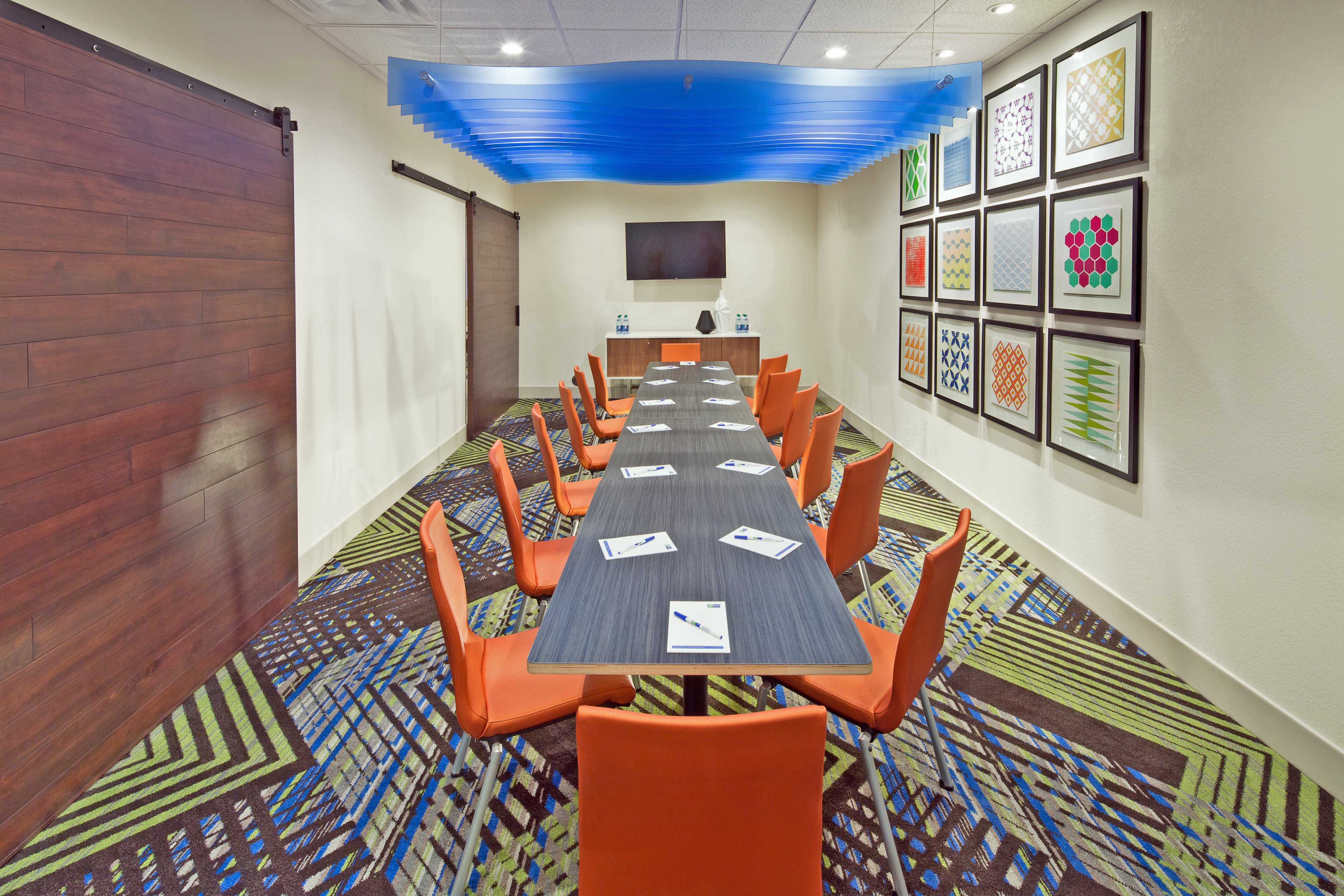 holiday inn exp and sts indianapolis nw zionsville