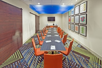 holiday inn exp and sts indianapolis nw zionsville