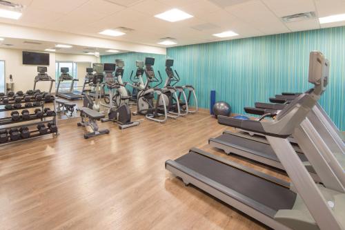 holiday inn exp and sts indianapolis nw zionsville