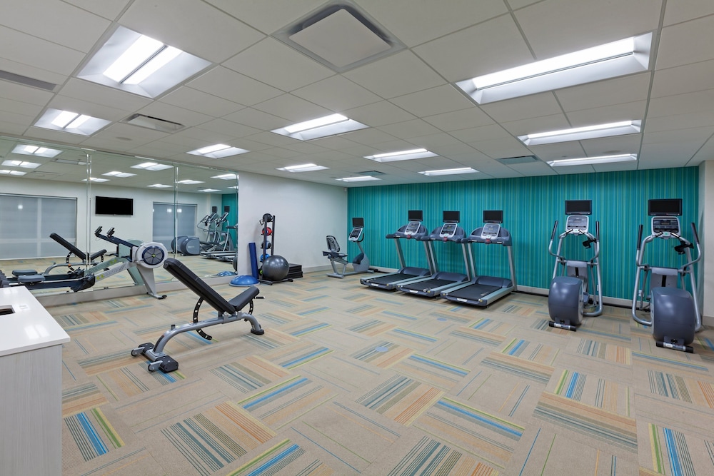 holiday inn express and suites tulsa south woodland hills
