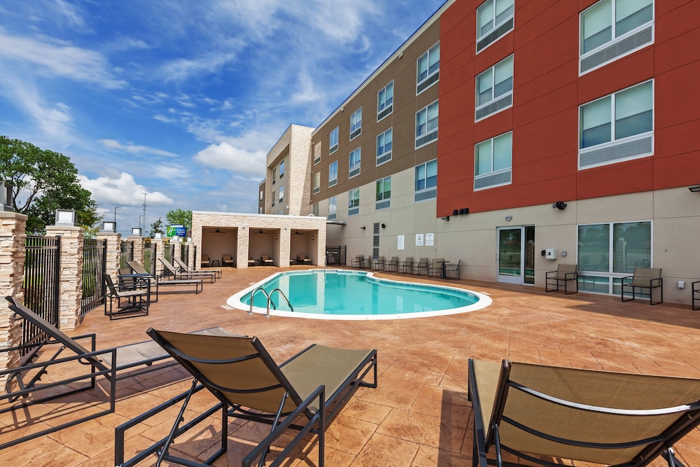 holiday inn express and suites tulsa south woodland hills