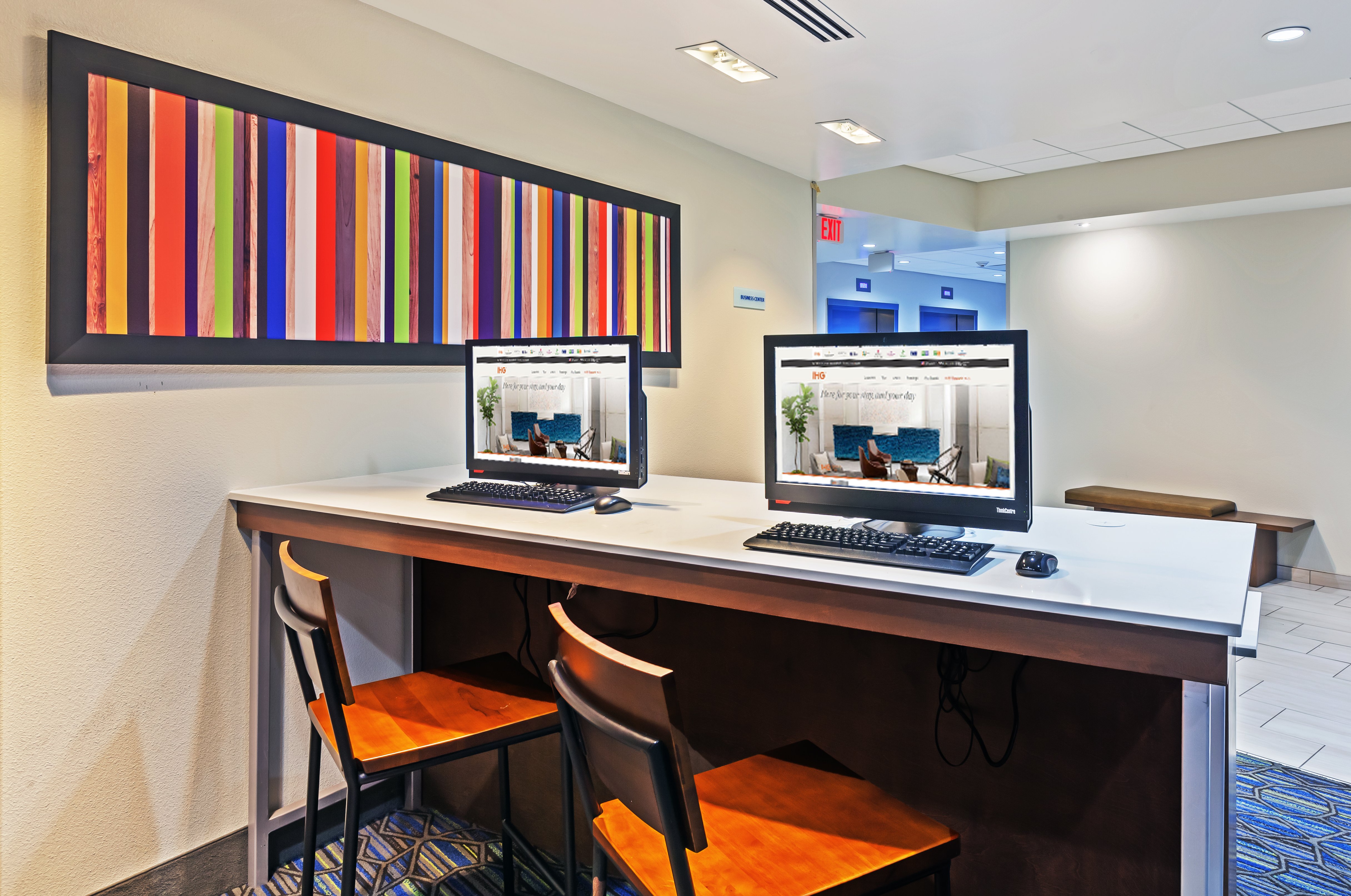 holiday inn express and suites tulsa south woodland hills