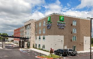 holiday inn express and suites tulsa south woodland hills