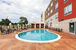 holiday inn express and suites tulsa south woodland hills