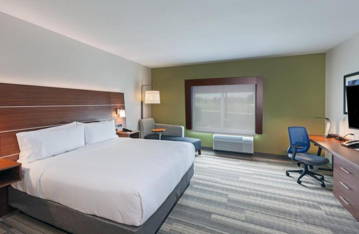 holiday inn express and suites tulsa south woodland hills
