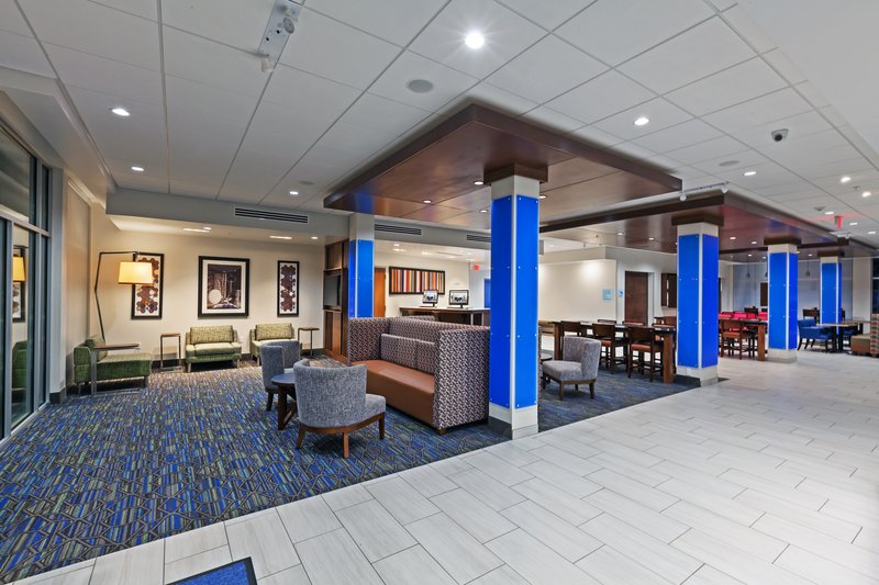hol inn exp tulsa south woodland hills