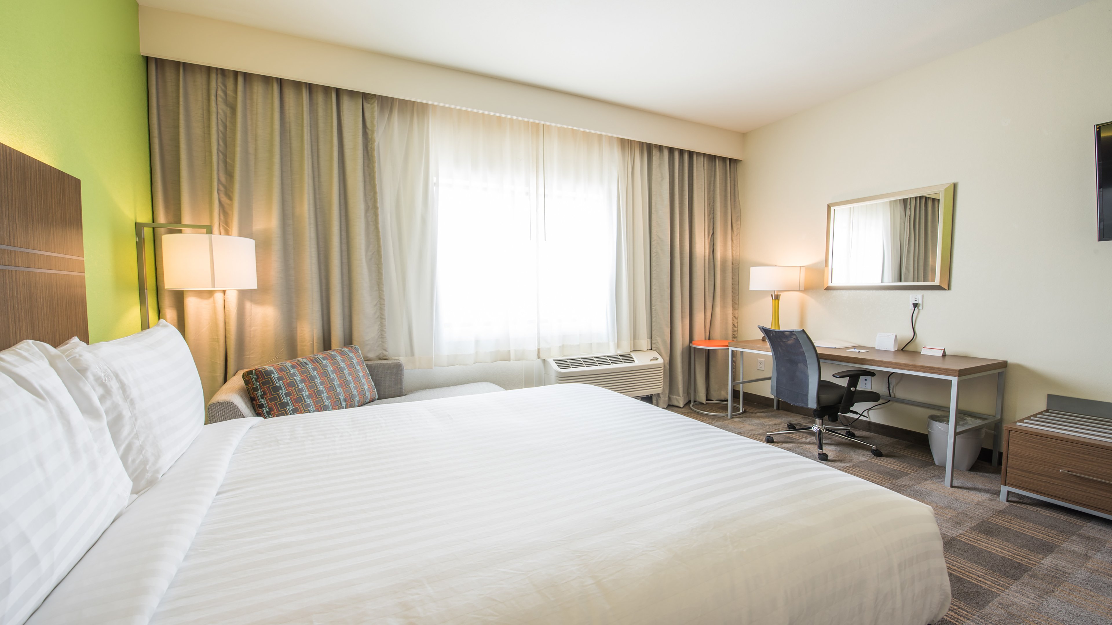 holiday inn express and suites dripping springs