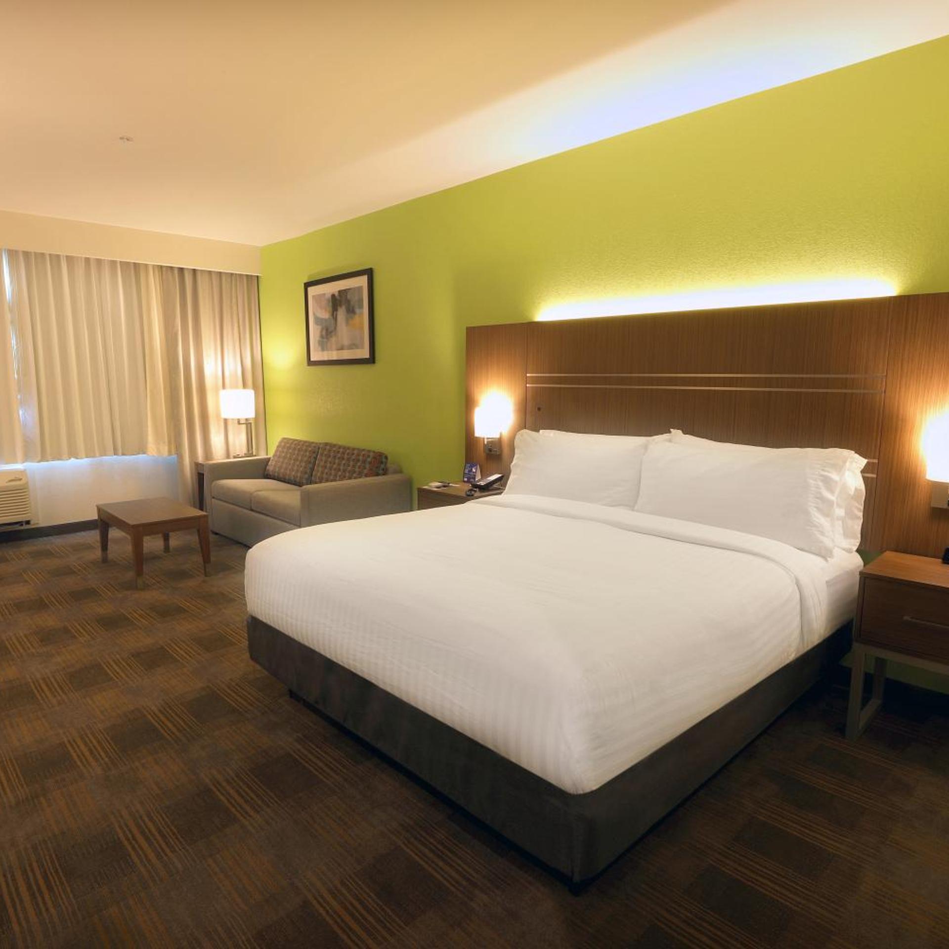 holiday inn express and suites dripping springs
