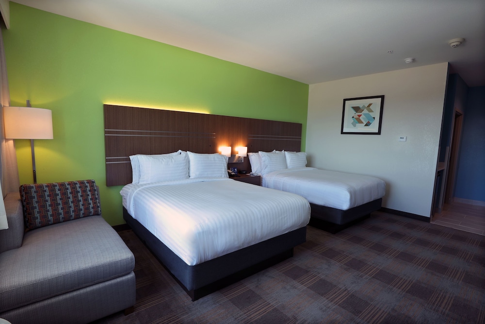 holiday inn express and suites dripping springs