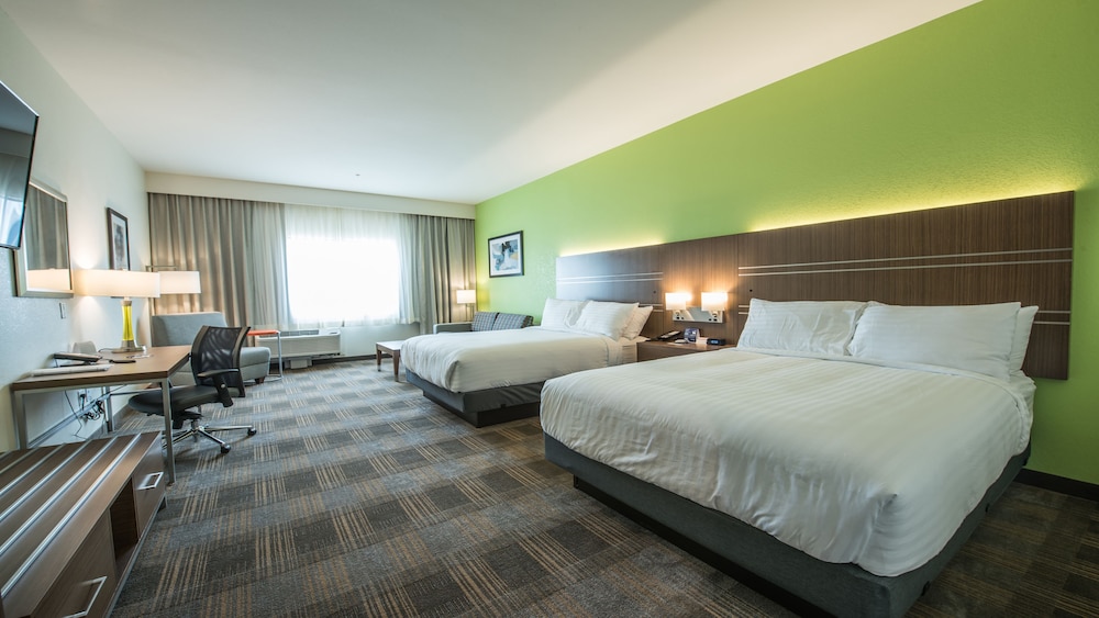 holiday inn express and suites dripping springs