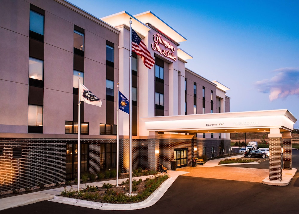 hampton inn and suites at wisconsin dells lake delton