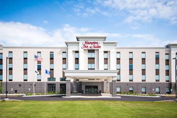hampton inn and suites at wisconsin dells lake delton