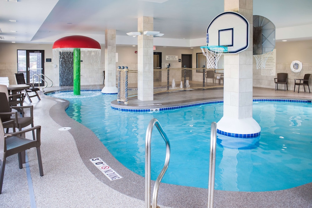 hampton inn and suites at wisconsin dells lake delton