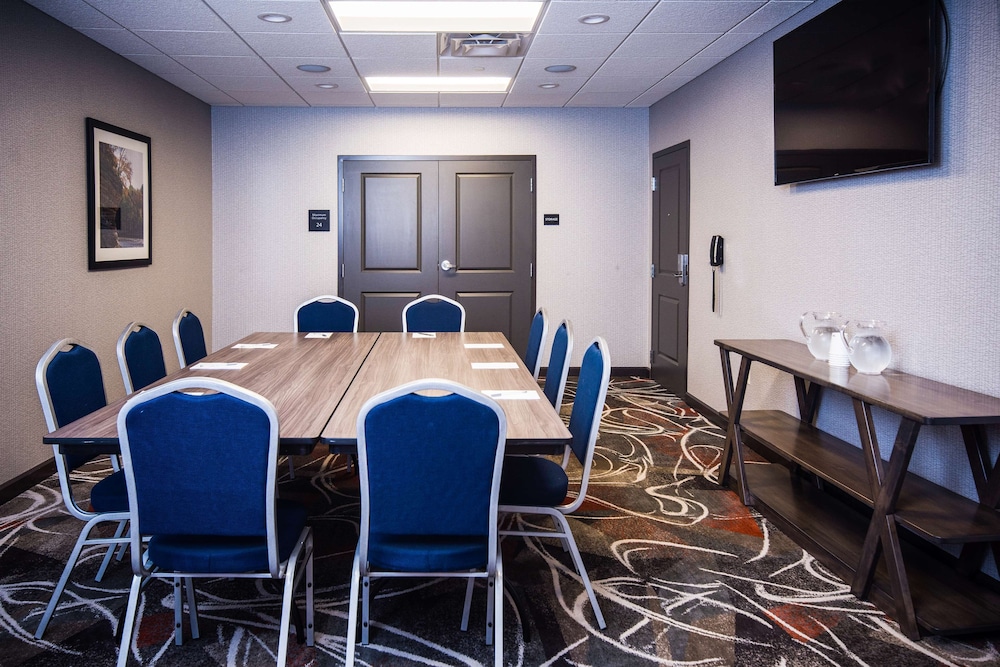 hampton inn and suites at wisconsin dells lake delton