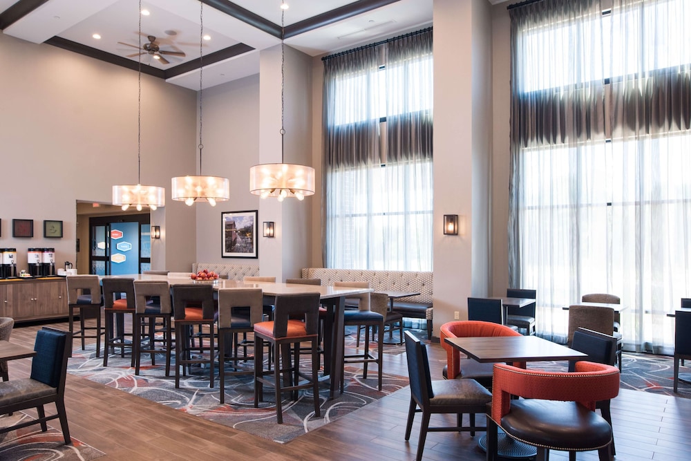 hampton inn and suites at wisconsin dells lake delton