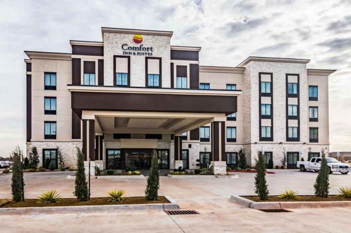 comfort inn and suites oklahoma city south i 35