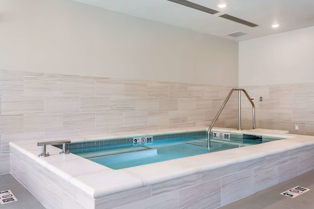 comfort inn and suites salt lake city airport