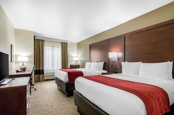 comfort inn and suites shawnee kansas city