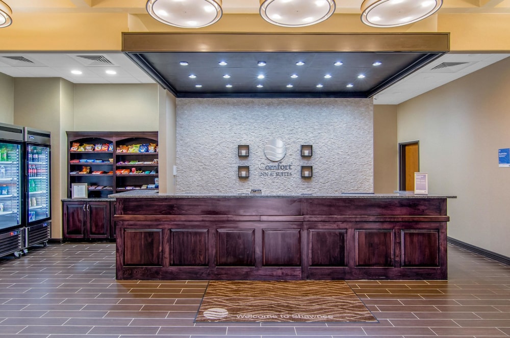 comfort inn and suites shawnee kansas city