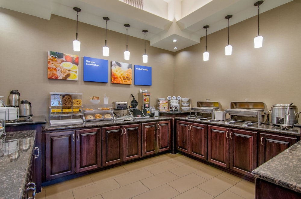 comfort inn and suites shawnee kansas city