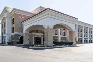 comfort inn and suites shawnee kansas city