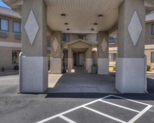 comfort inn and suites shawnee kansas city