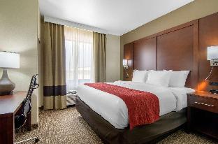 comfort inn and suites shawnee kansas city