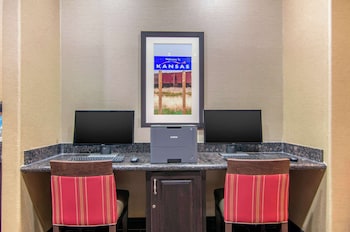 comfort inn and suites shawnee kansas city