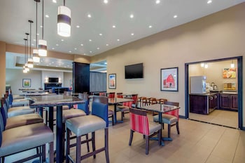 comfort inn and suites shawnee kansas city