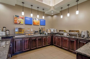 comfort inn and suites shawnee kansas city