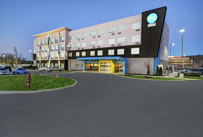 tru by hilton portland airport area