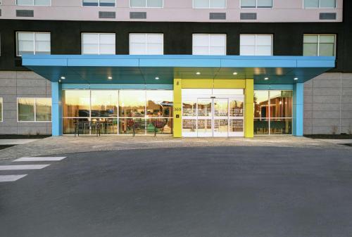 tru by hilton portland airport area