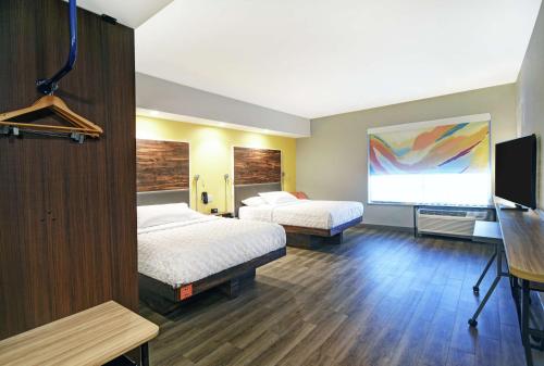 tru by hilton portland airport area