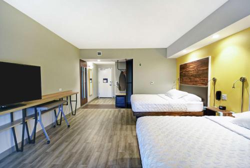tru by hilton portland airport area