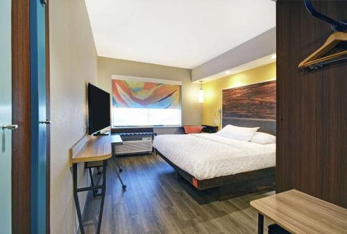 tru by hilton portland airport area