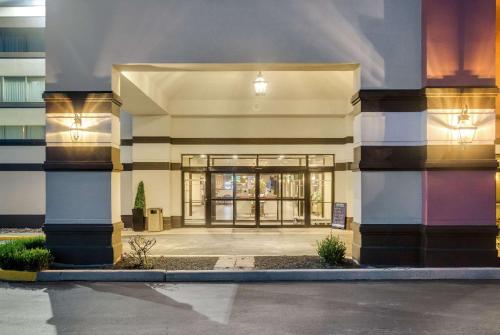 chester hotel and conference center