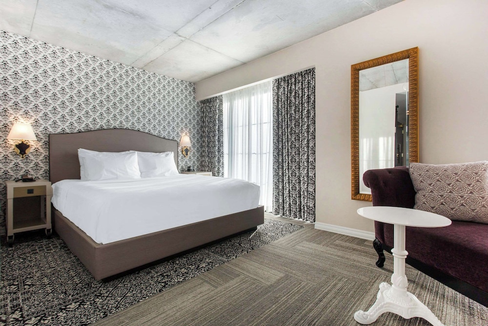 cambria hotel new orleans downtown warehouse district