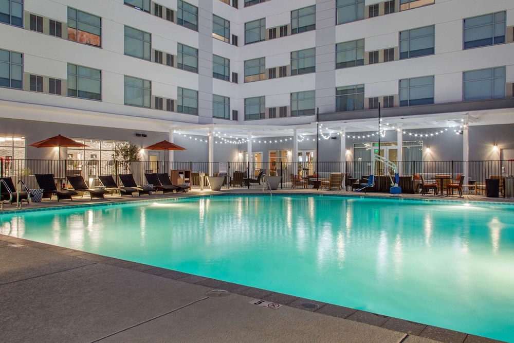 cambria hotel phoenix chandler fashion center