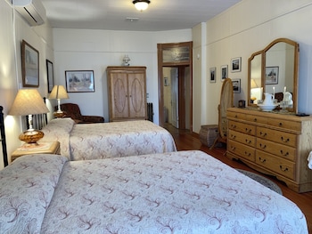 historic downtown capitol hotel vacation suites