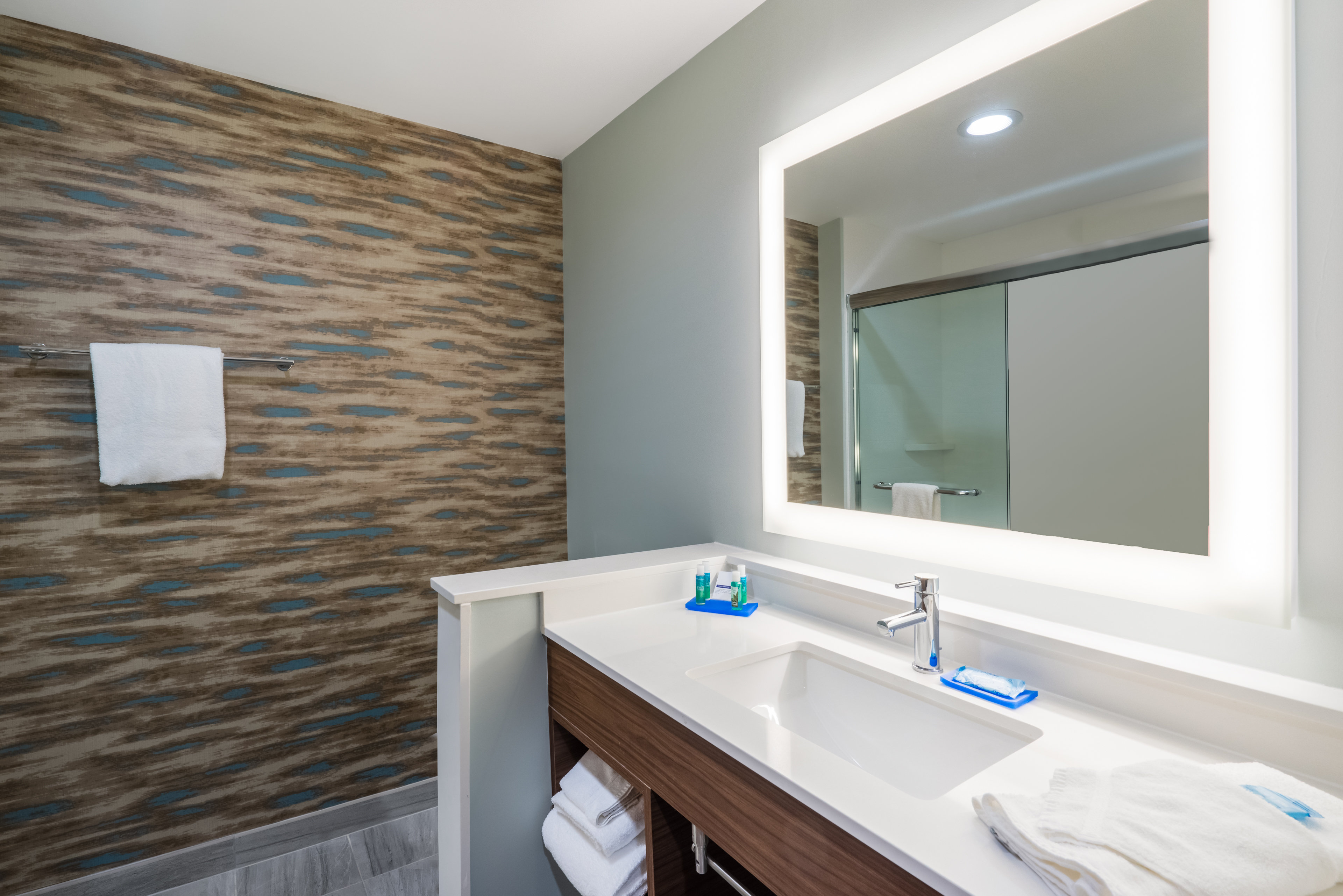 holiday inn express and suites greenville se simpsonville
