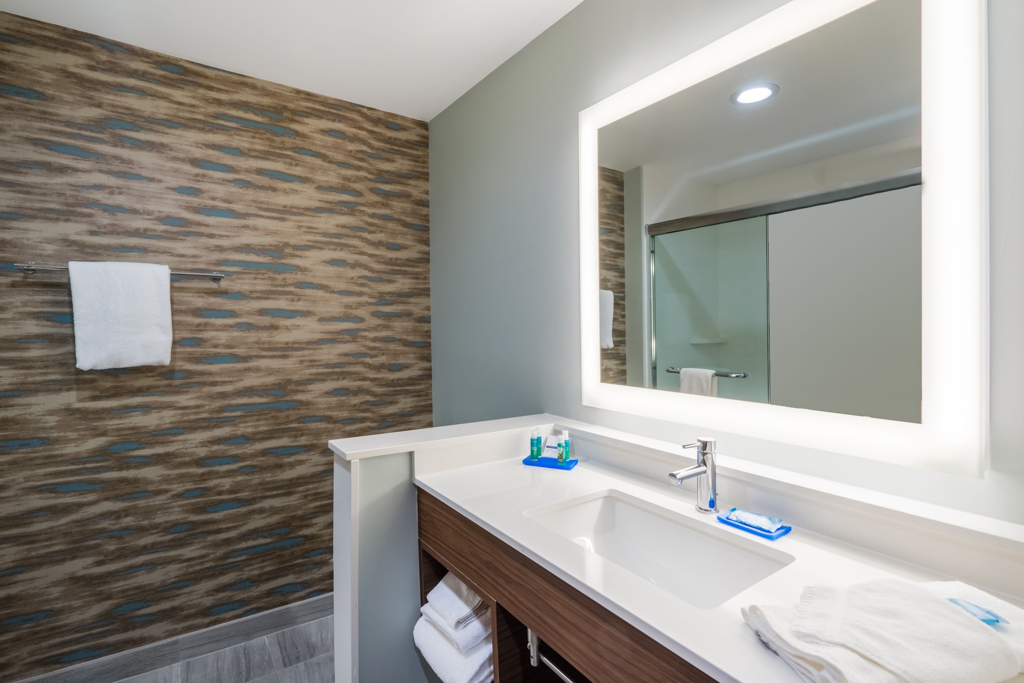 holiday inn express and suites greenville se simpsonville