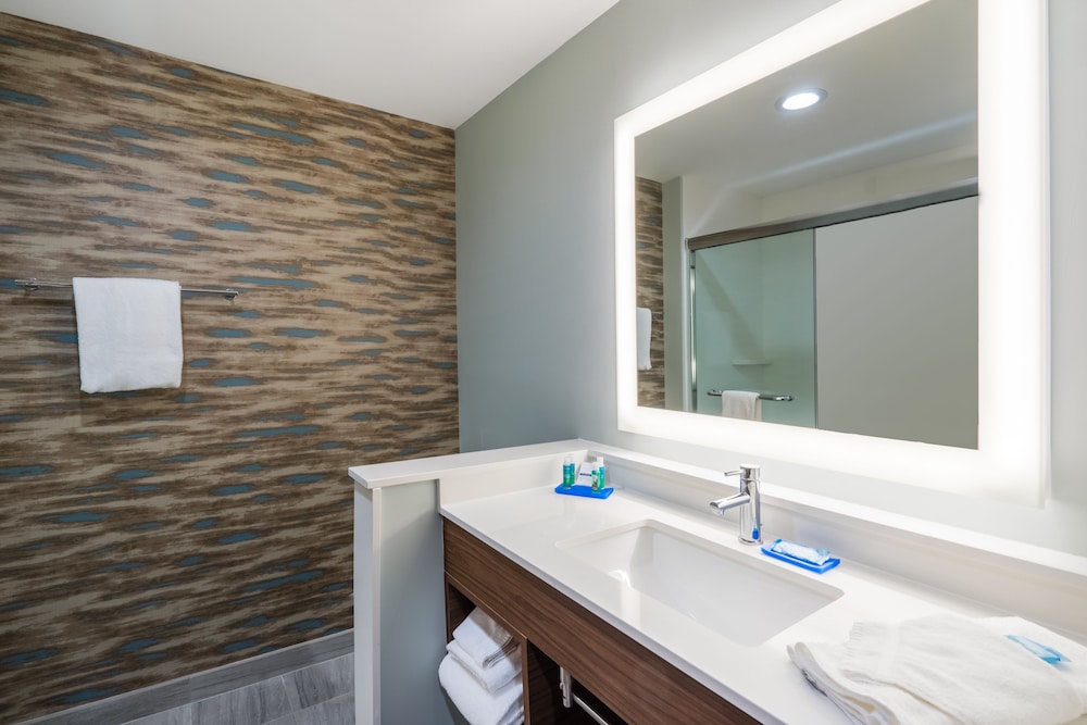 holiday inn express and suites greenville se simpsonville