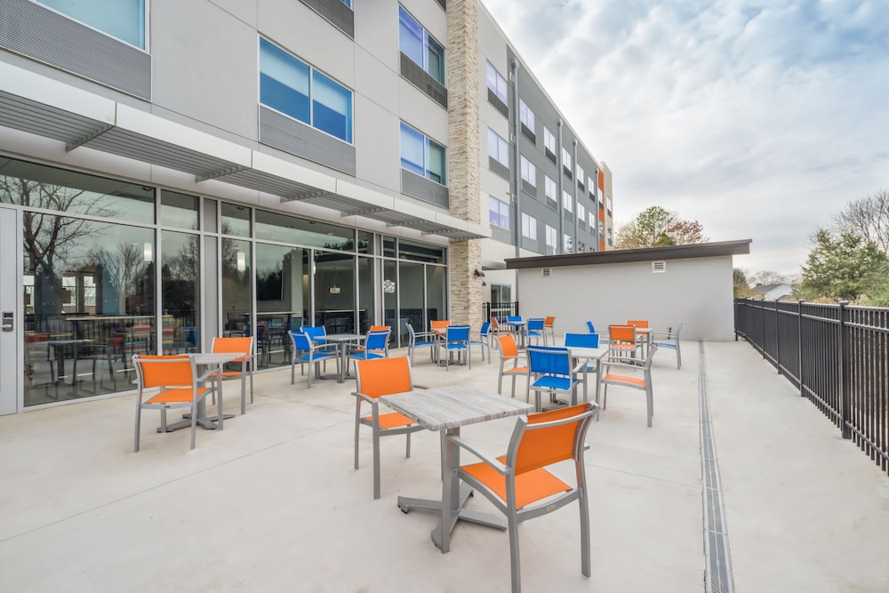 holiday inn express and suites greenville se simpsonville