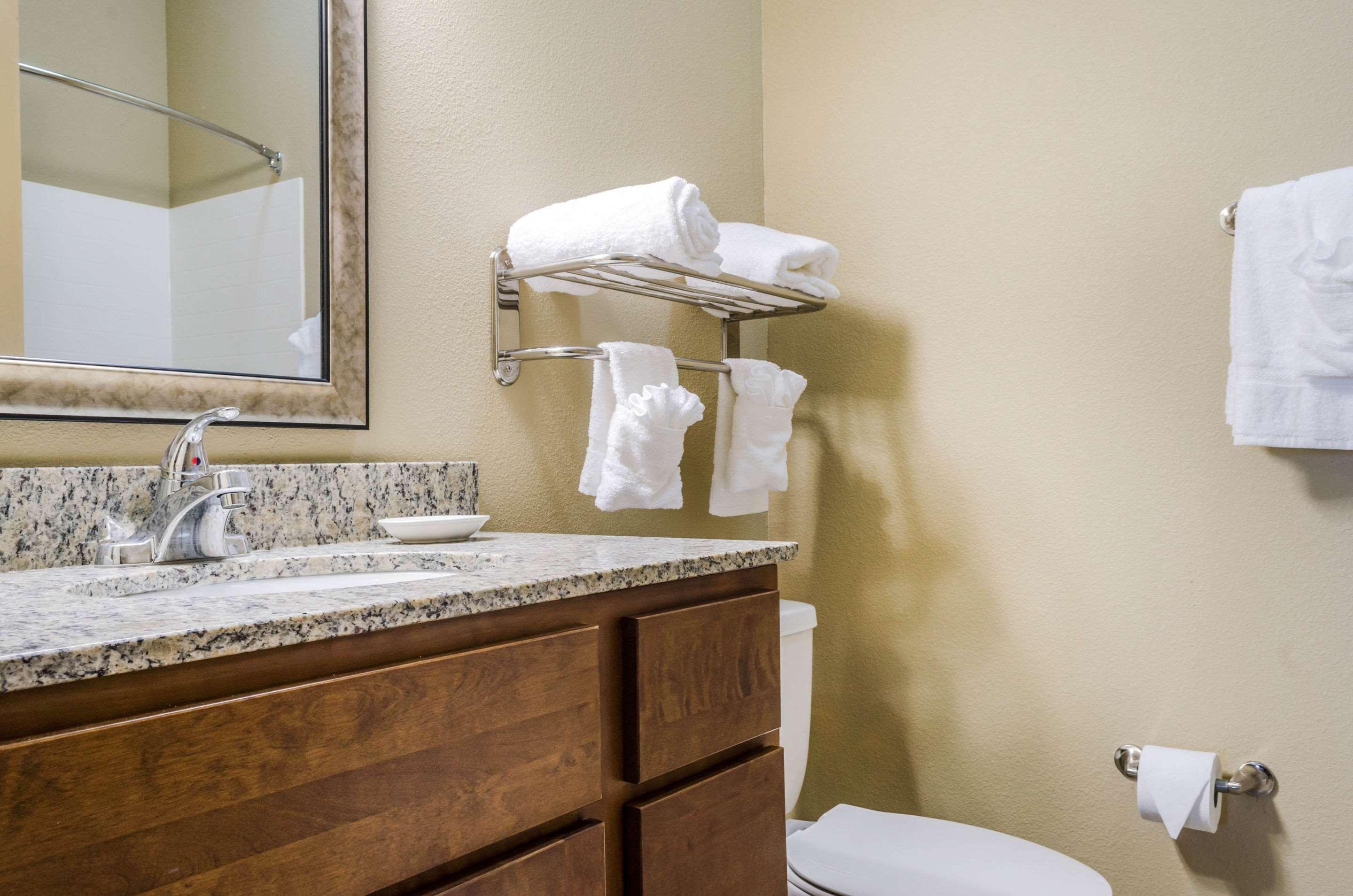 mainstay suites hackberry sportsmans lodge