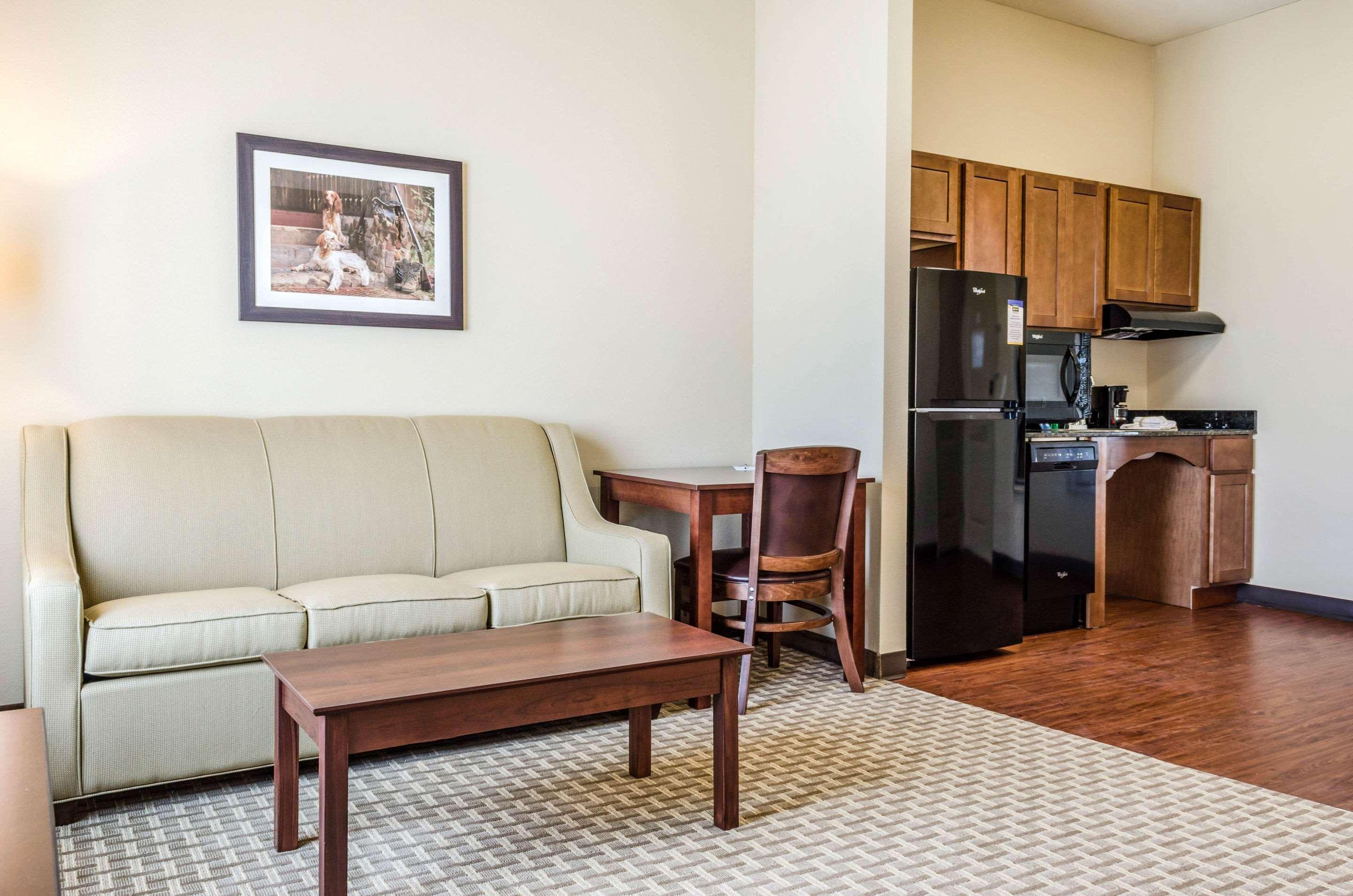 mainstay suites hackberry sportsmans lodge