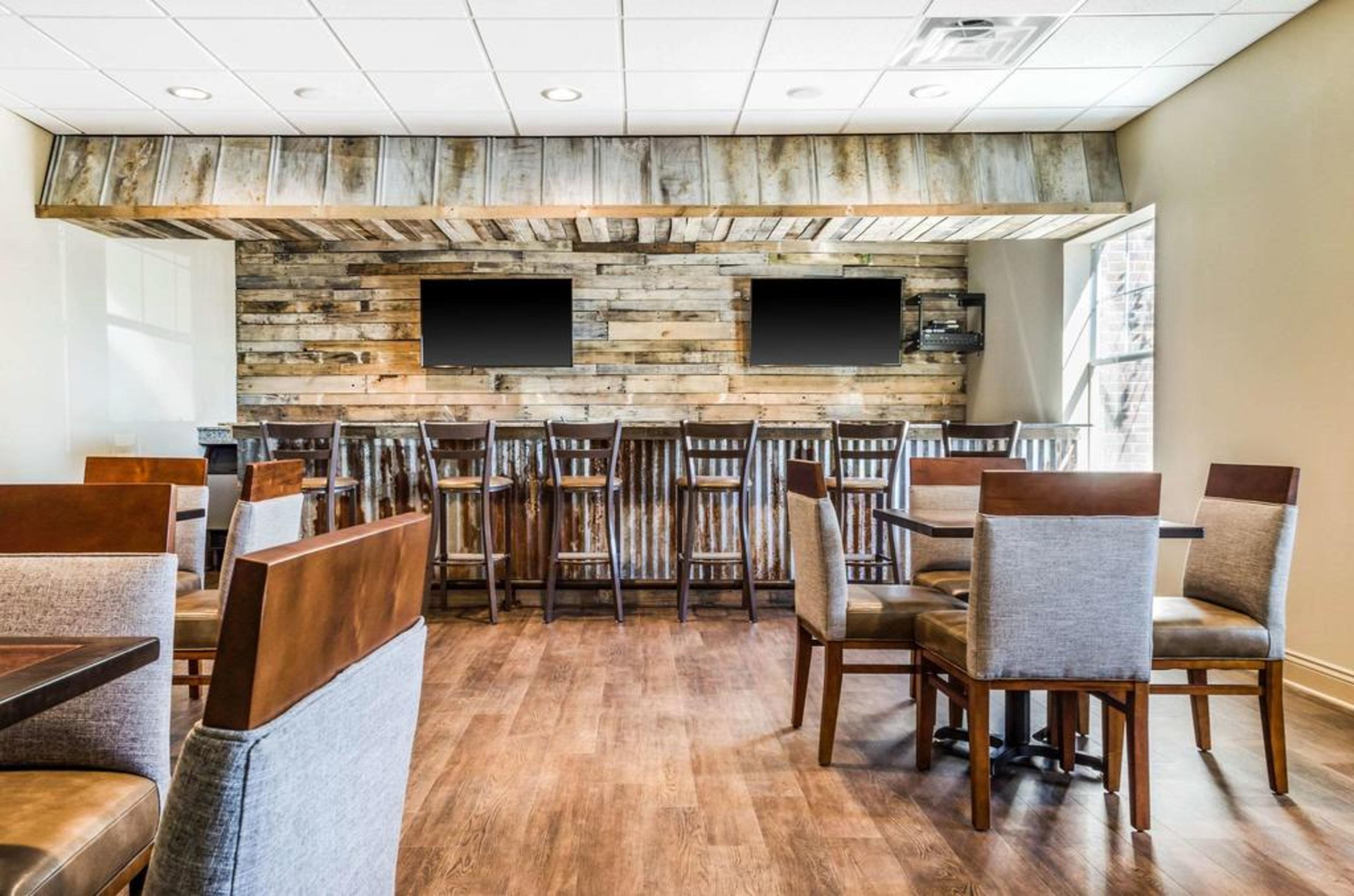 mainstay suites hackberry sportsmans lodge