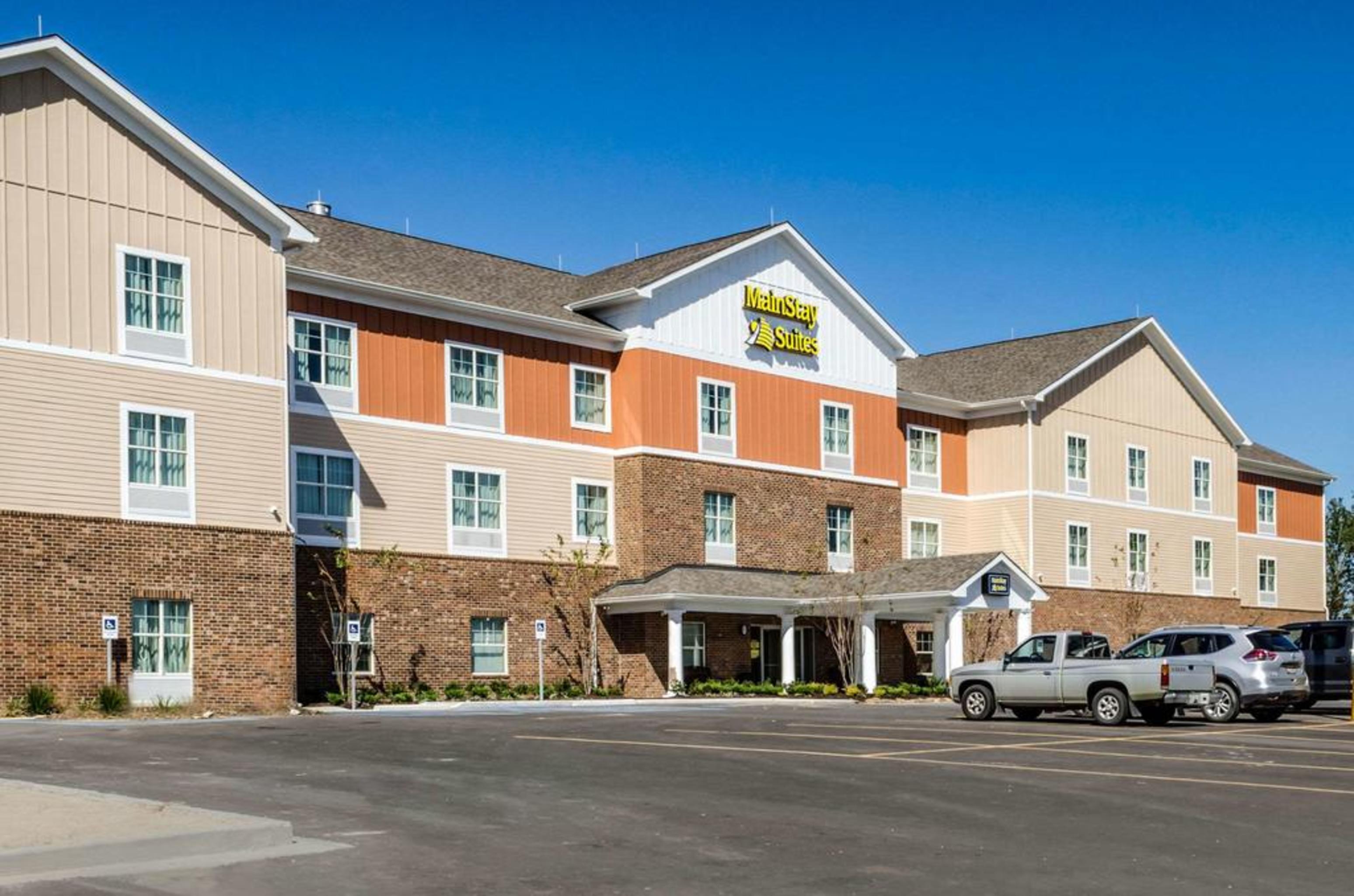 Mainstay Suites Hackberry Sportsman's Lodge,Cameron>>Calcasieu Lake,3 star