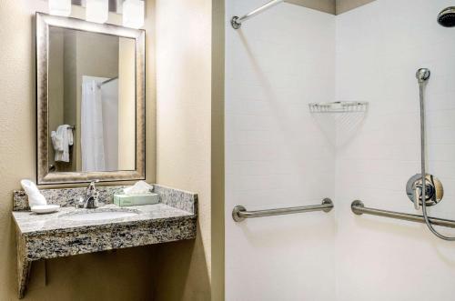 mainstay suites hackberry sportsmans lodge