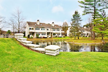 the ponds at foxhollow